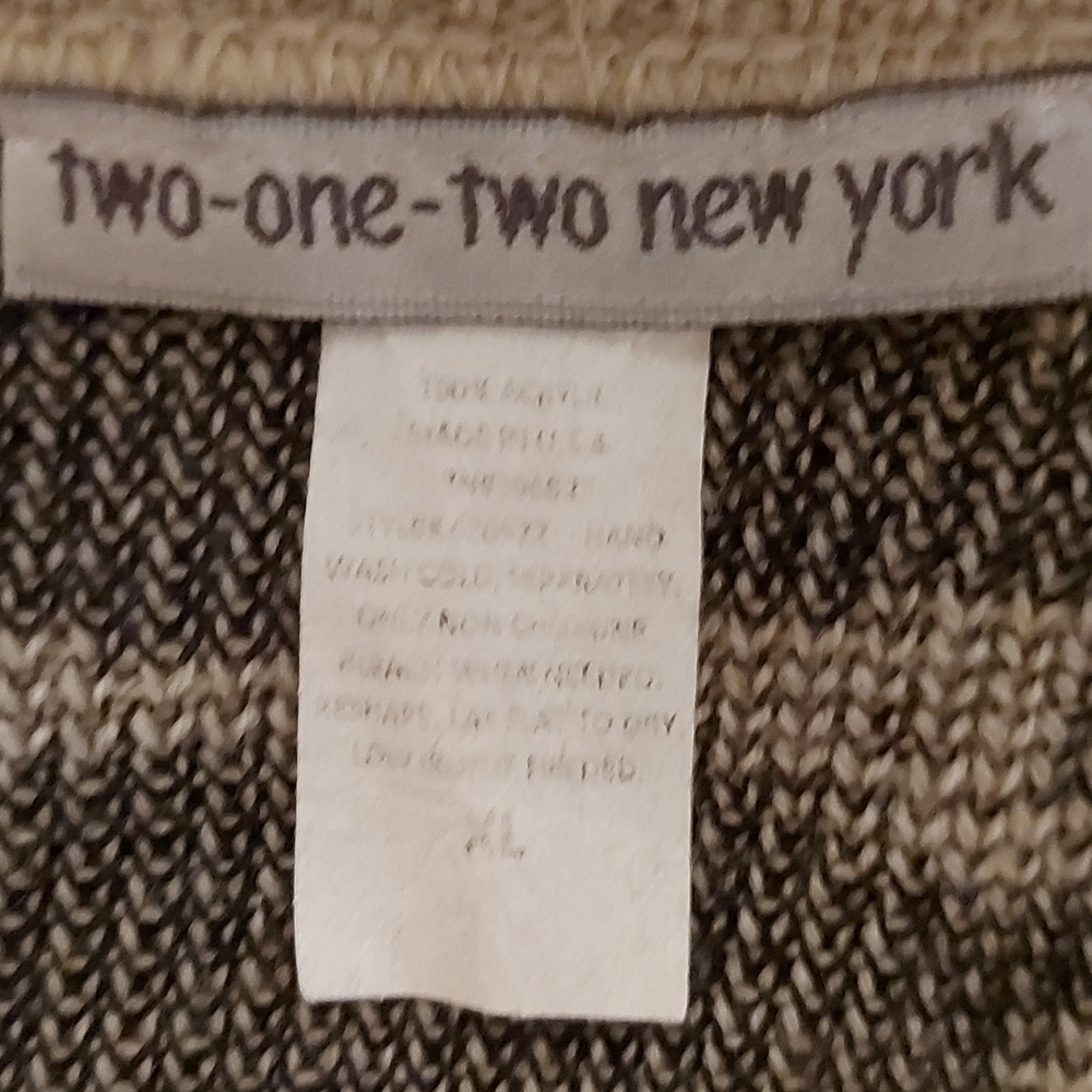 Leopard Print Cropped Sweater - Picture 3 of 4